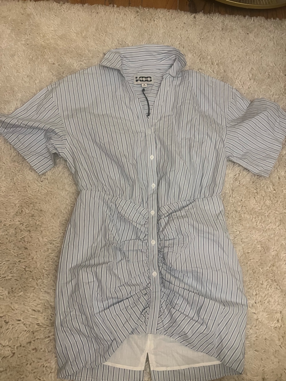 Light Blue Striped Men’s Short-Sleeve Button-Down Shirt — Casual Fit